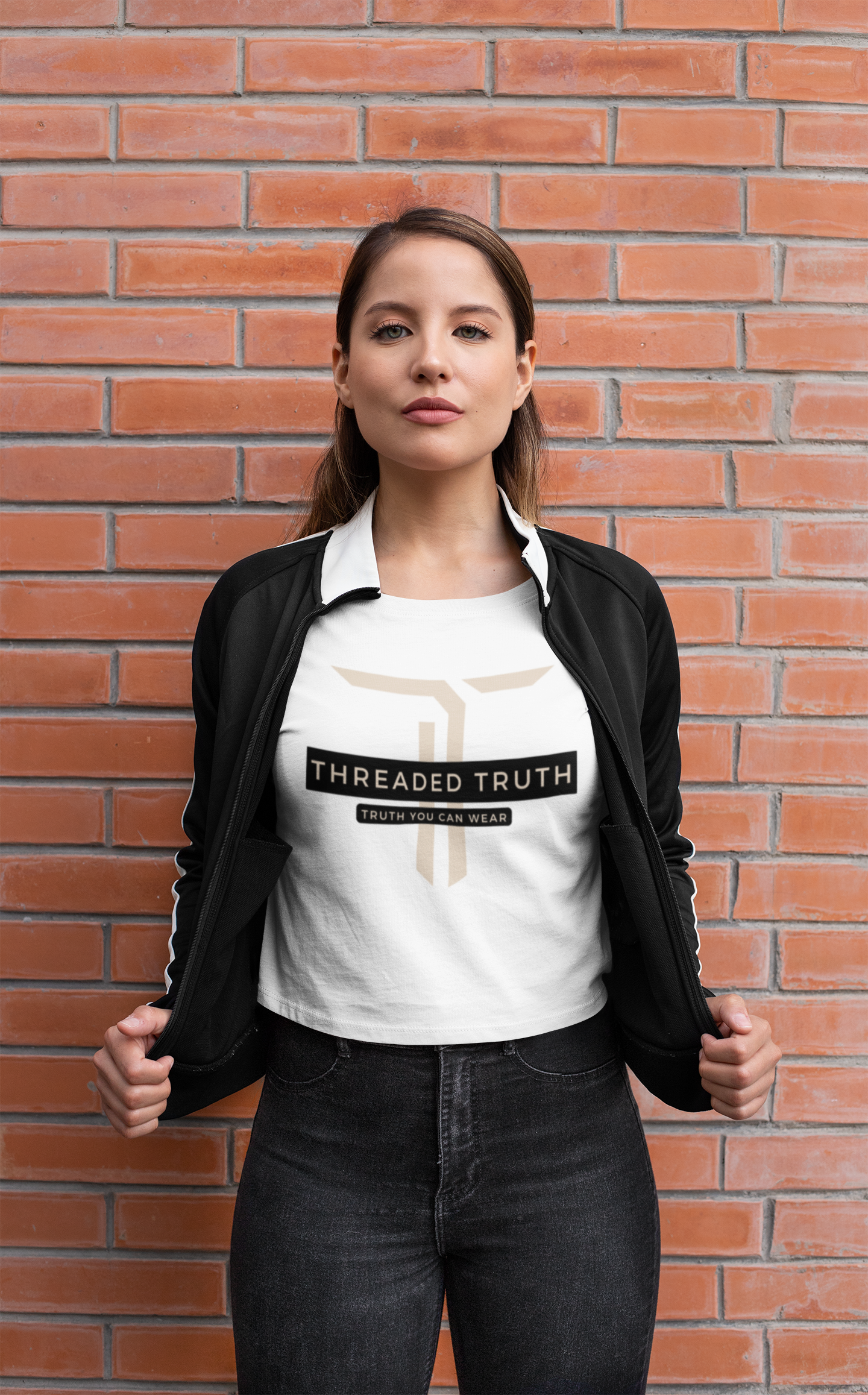 The Emblem Cropped Tee